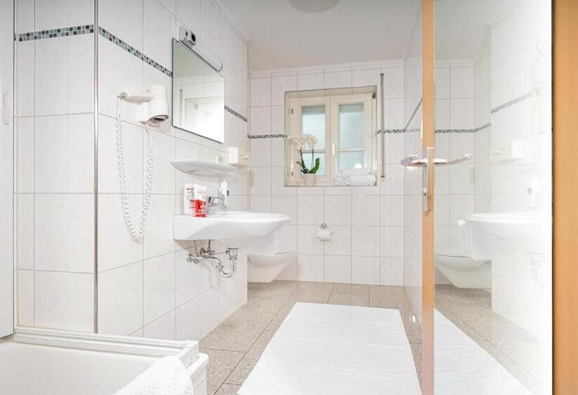 주니어 스위트, Apart Business