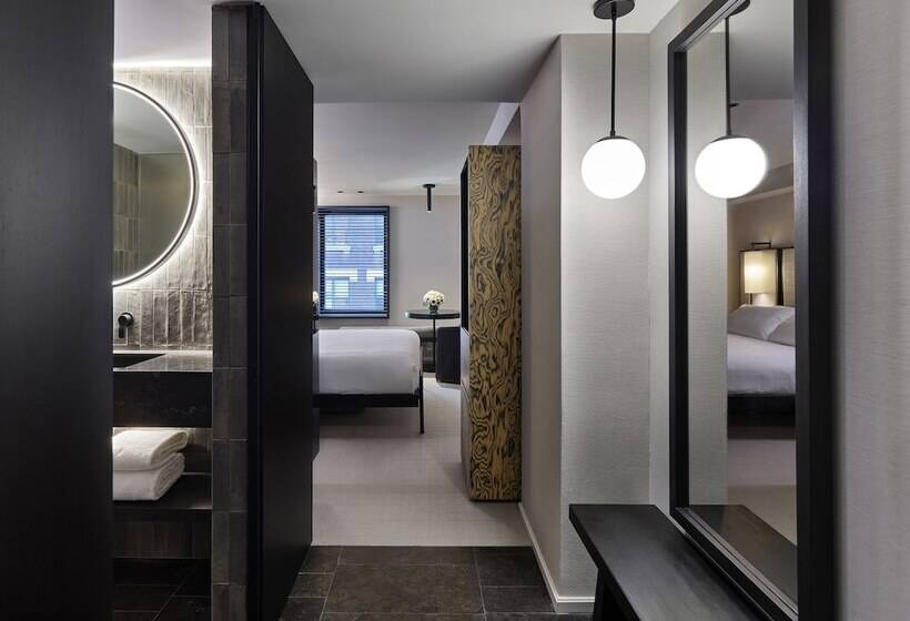 高级客房, Aka Nomad