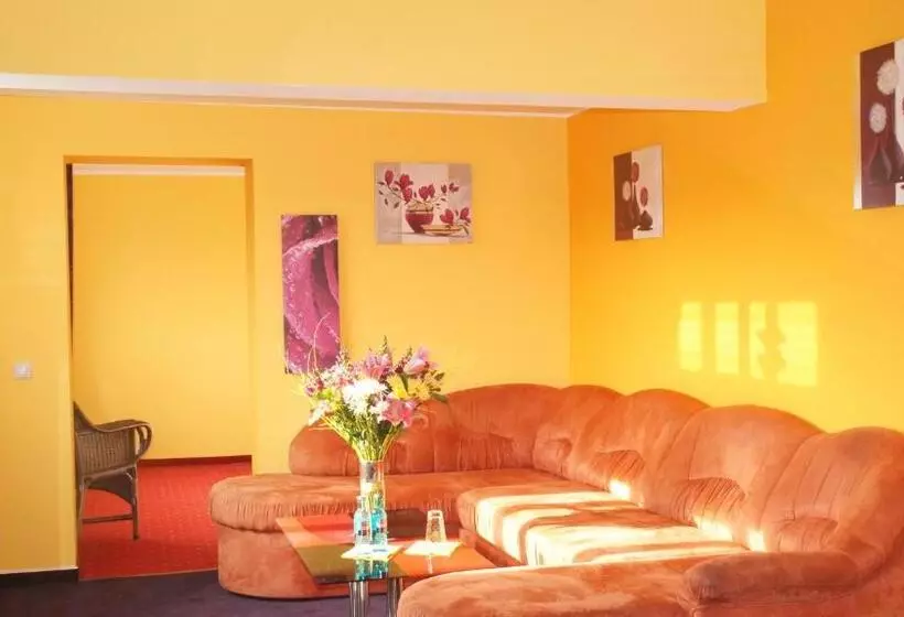 Standard Studio