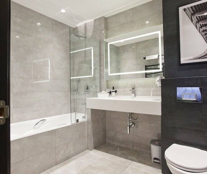 스탠다드 룸, Art