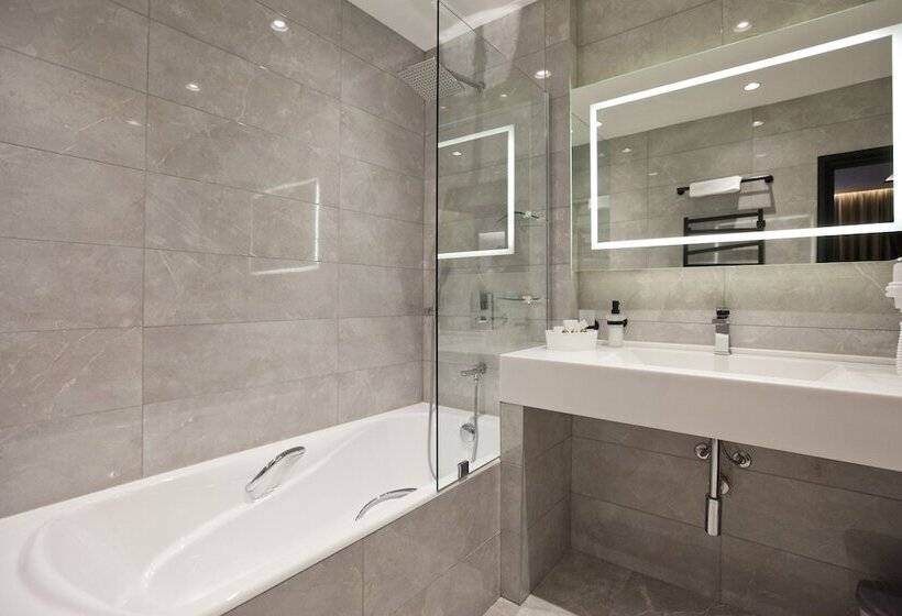 스탠다드 룸, Art