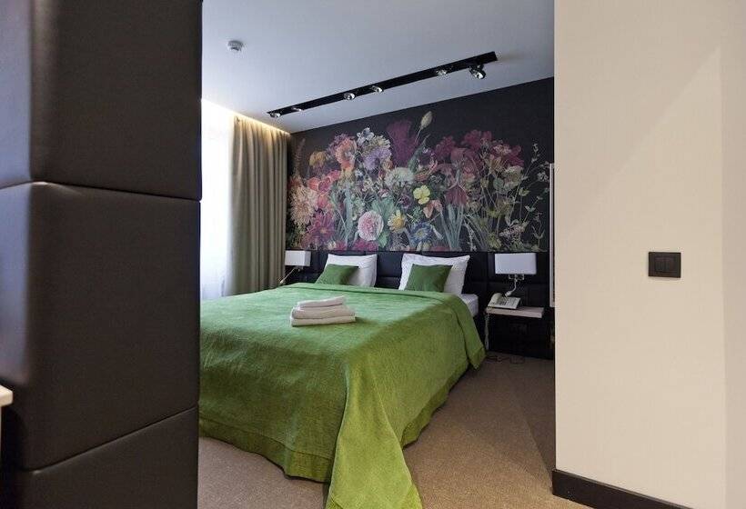 스탠다드 룸, Art