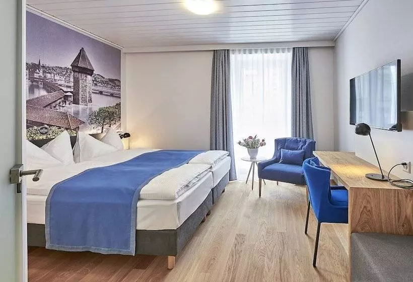Quarto Estandar, Central Luzern