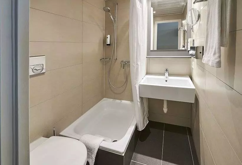 Quarto Estandar Individual, Central Luzern