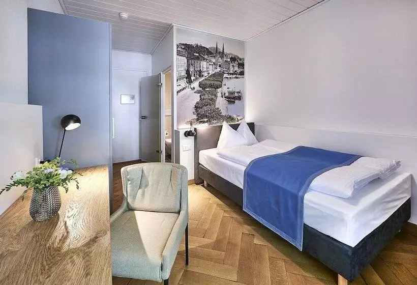 Quarto Estandar Individual, Central Luzern