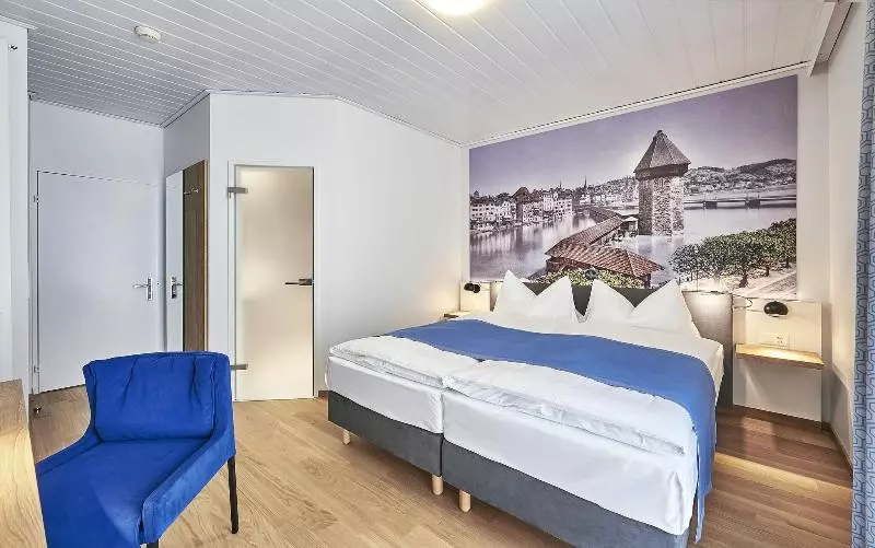 Quarto Estandar, Central Luzern
