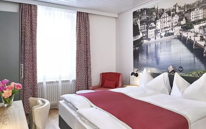Quarto Estandar, Central Luzern