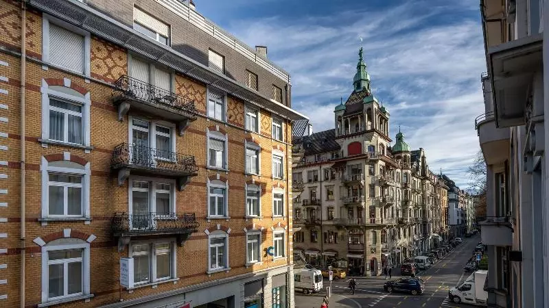 Quarto Estandar, Central Luzern