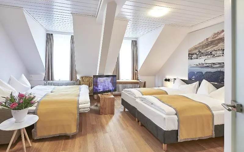 Quarto Familiar, Central Luzern