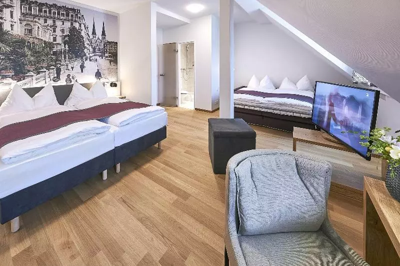 Quarto Familiar, Central Luzern