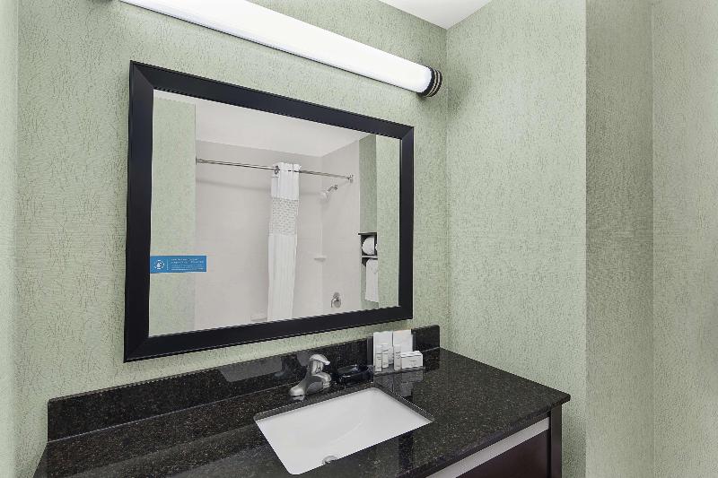 Quarto Estandar Cama King, Hampton Inn Atlantatown Center/kennesaw
