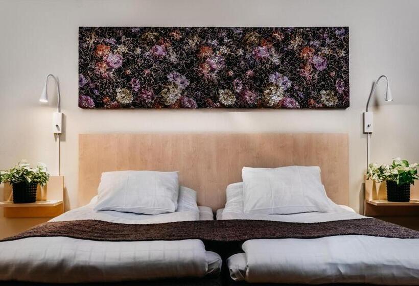 スタンダードルーム, L Bjorken