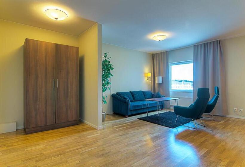 ファミリールーム, L Bjorken