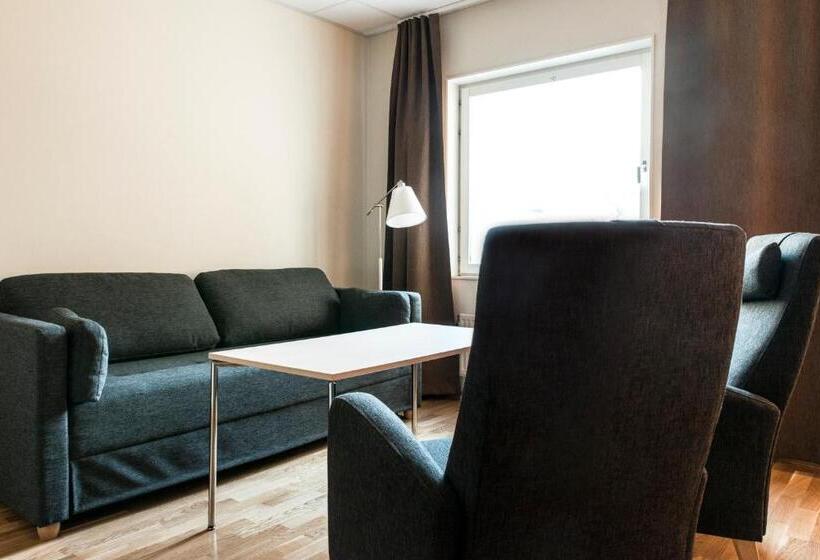 ファミリールーム, L Bjorken