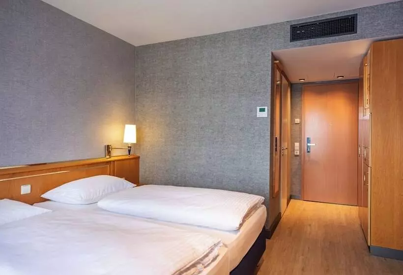 سوییت جونیور, Achat Hotel Magdeburg