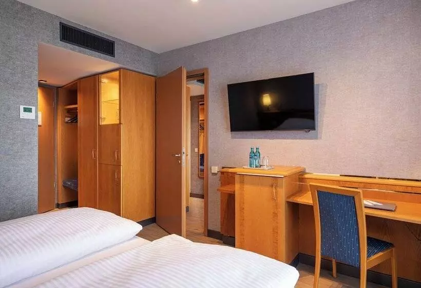 سوییت جونیور, Achat Hotel Magdeburg