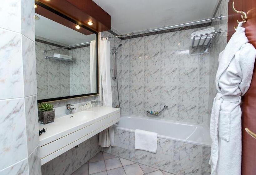 اتاق استاندارد با تخت بزرگ, Rahat Palace