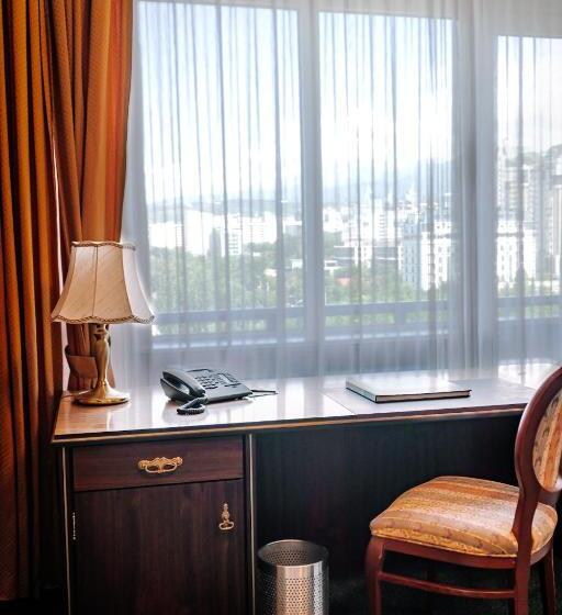 سوئیت پرزیدنت, Rahat Palace