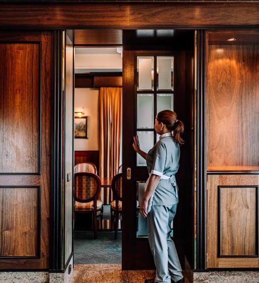 سوئیت پرزیدنت, Rahat Palace