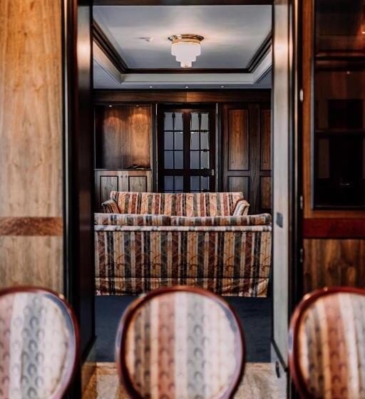 프레지덴셜 스위트, Rahat Palace