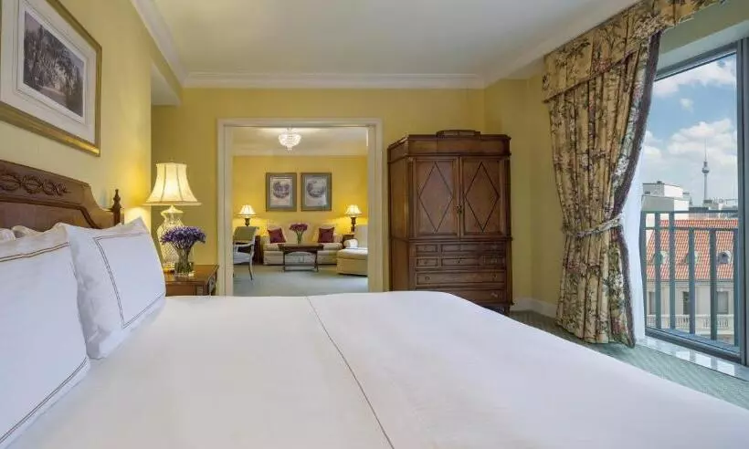 Executive Suite, Regent Berlin, An Ihg