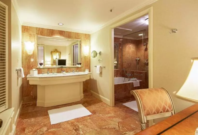 Superior Suite, Regent Berlin, An Ihg