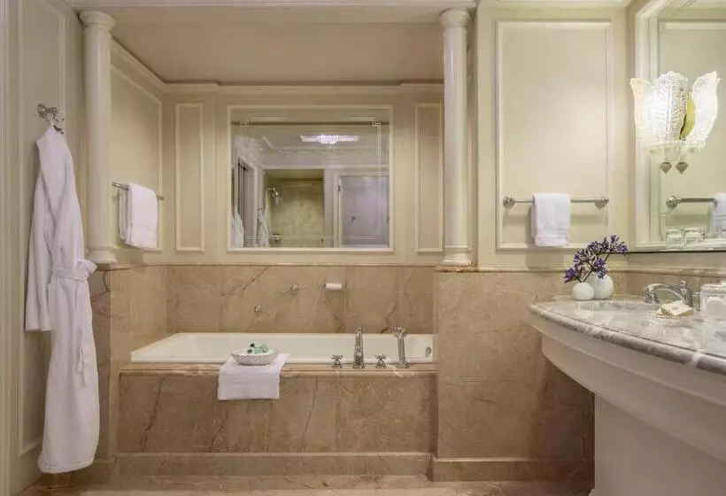 Standardzimmer, Regent Berlin, An Ihg