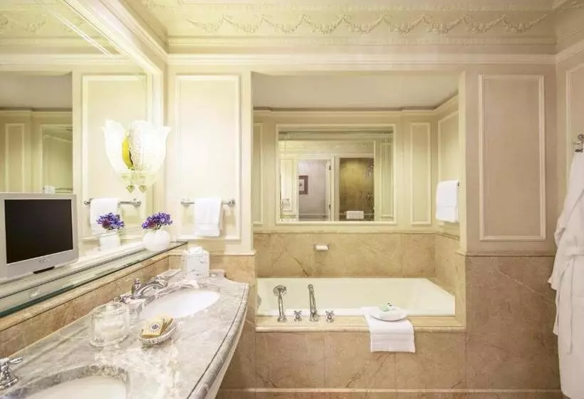 Standardzimmer, Regent Berlin, An Ihg