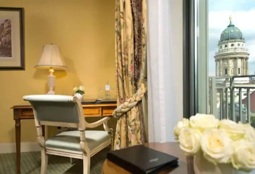 Klassisches Zimmer, Regent Berlin, An Ihg