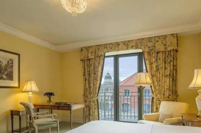 Klassisches Zimmer, Regent Berlin, An Ihg