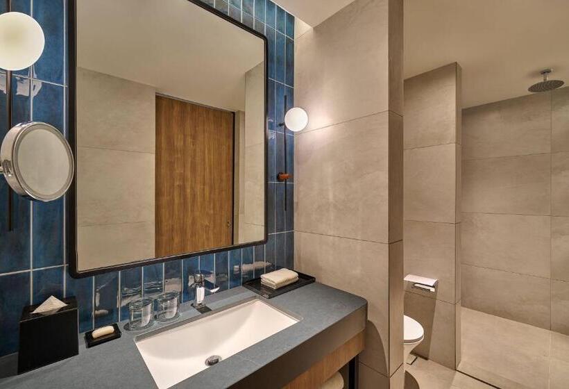 سوئیت اجرایی با تخت کینگ, Renaissance Kuala Lumpur Hotel & Convention Centre