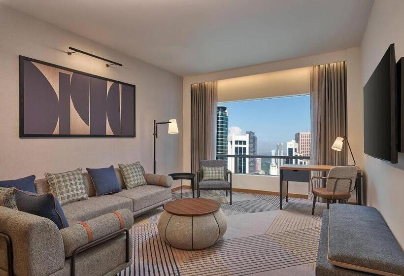 سوئیت اجرایی با تخت کینگ, Renaissance Kuala Lumpur Hotel & Convention Centre