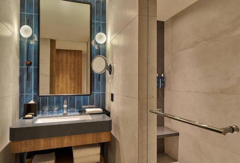 استودیو استاندارد با تخت کینگ, Renaissance Kuala Lumpur Hotel & Convention Centre