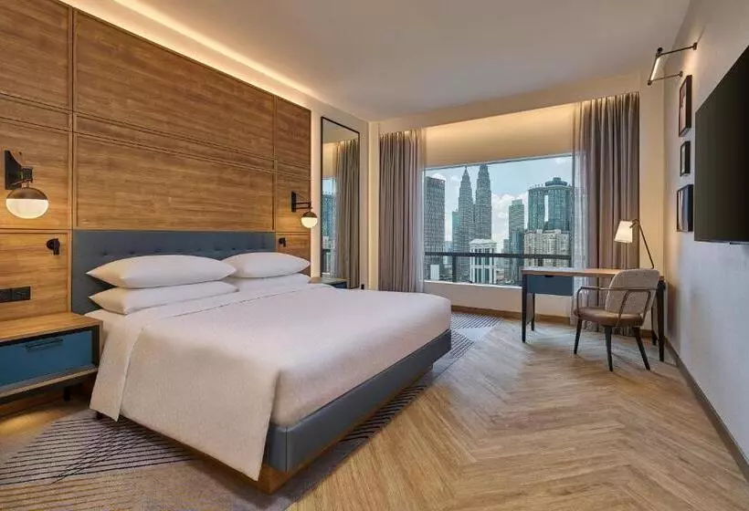 キングサイズベッド、ビュー付きデラックスルーム, Renaissance Kuala Lumpur Hotel & Convention Centre