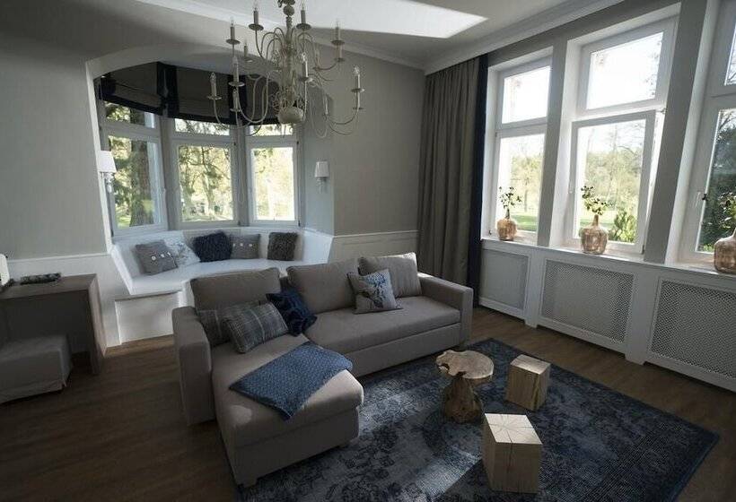 스위트, Schloss Kaarz Mit Park