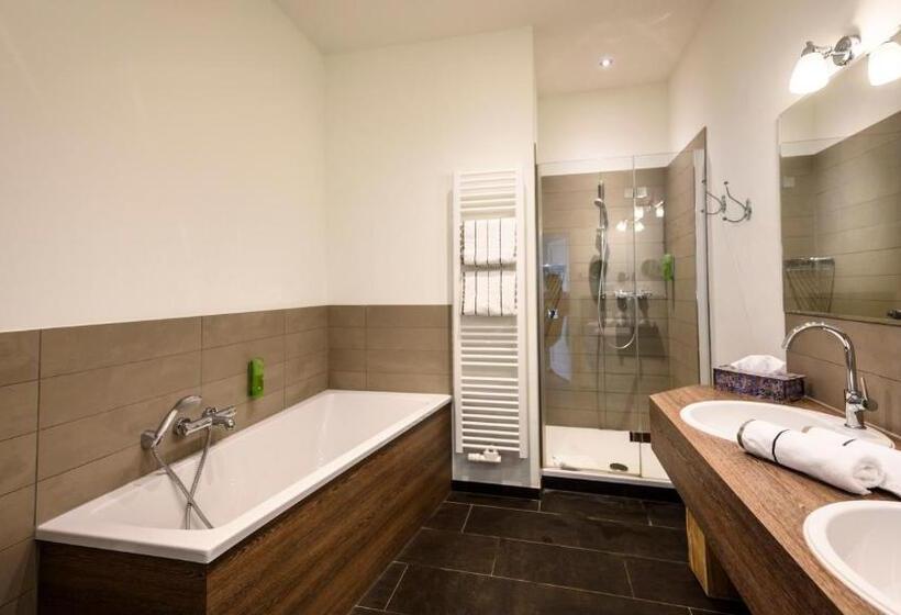 스위트, Schloss Kaarz Mit Park