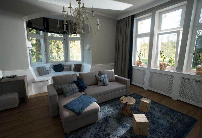 스위트, Schloss Kaarz Mit Park