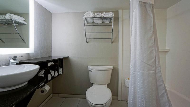 带大床的套房, Sonesta Select Camarillo