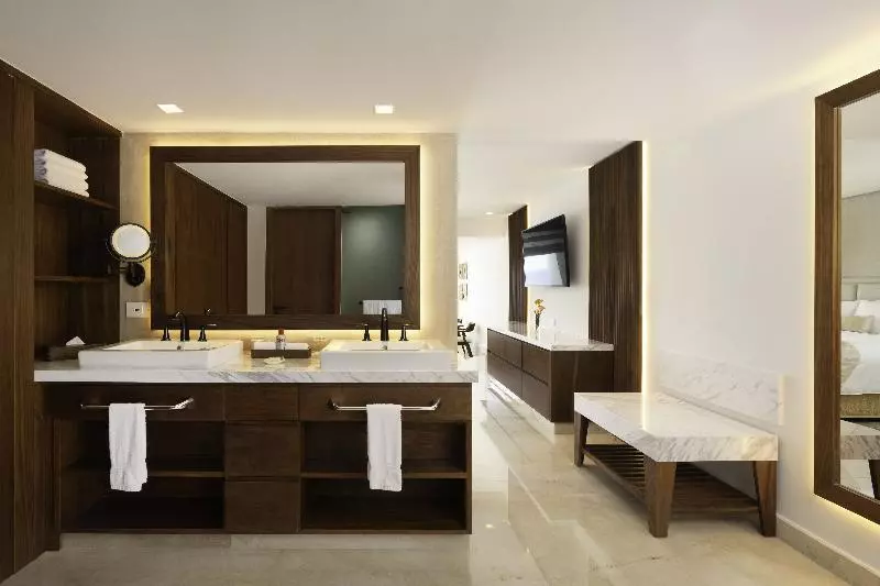 سوییت جونیور با چشم‌انداز دریا, Sun Palace  All Inclusive  Adults Only