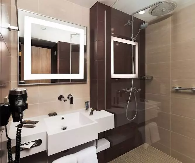 اتاق سوپریور, Novotel Moscow Sheremetyevo Airport