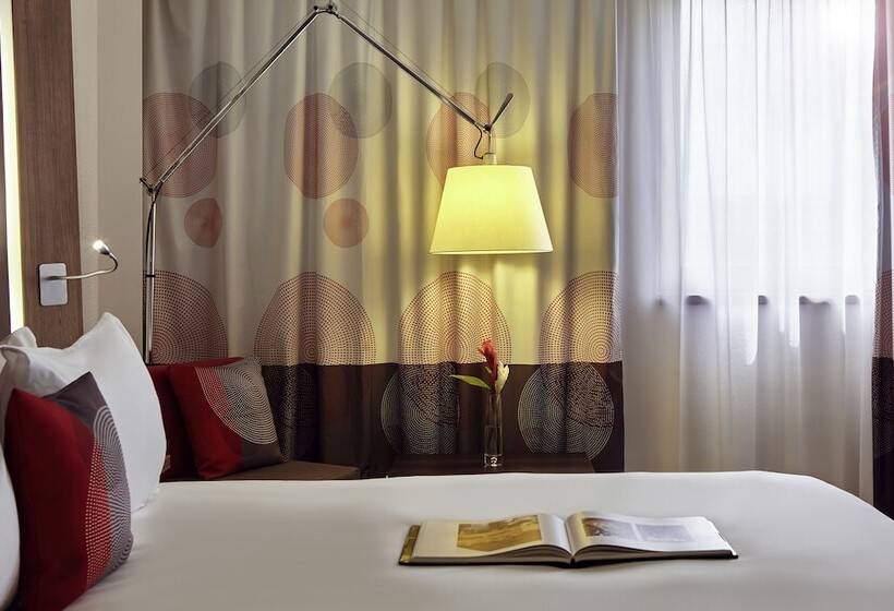Номер Superior, Novotel Moscow Sheremetyevo Airport