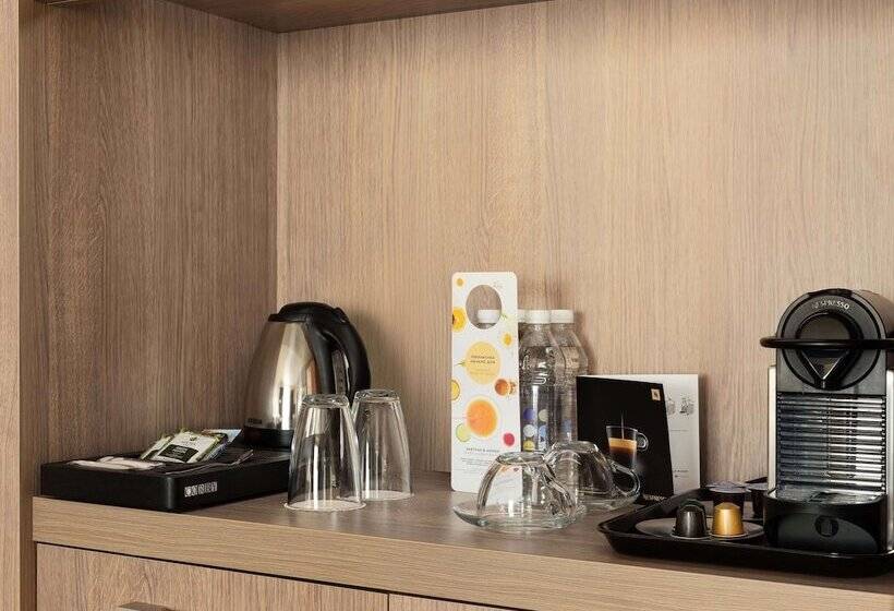 Номер Superior, Novotel Moscow Sheremetyevo Airport