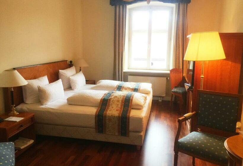 Номер Стандарт, Residenz Heinz Winkler