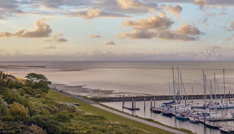 Номер Superior Вид на Море, Westcord Hotel Schylge