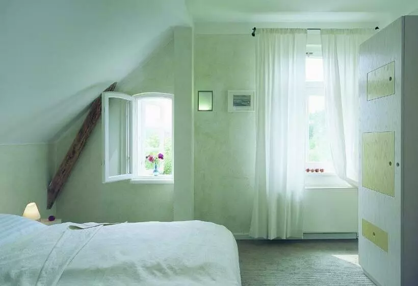 スタンダードルーム, Seehotel Am Neuklostersee