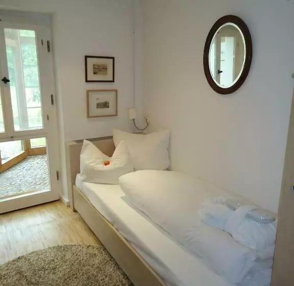 スタンダードシングルルーム, Seehotel Am Neuklostersee
