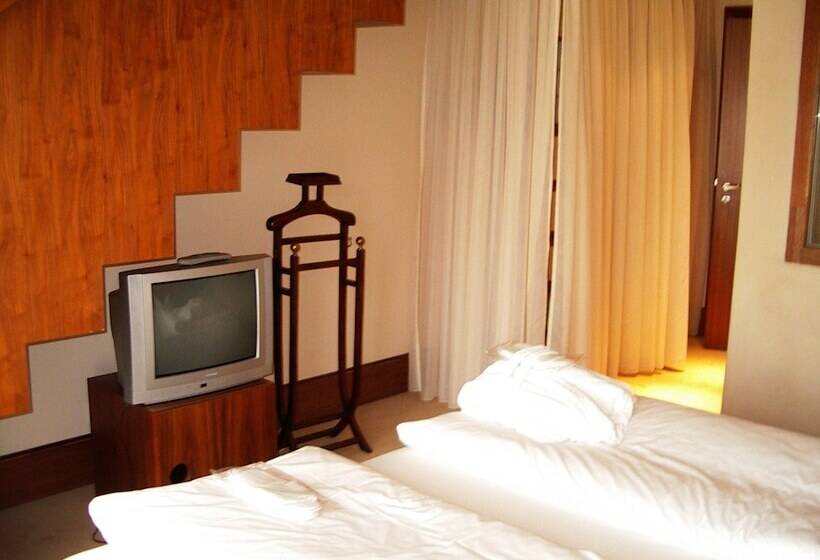 Люкс Дюплекс, Seehotel Am Neuklostersee