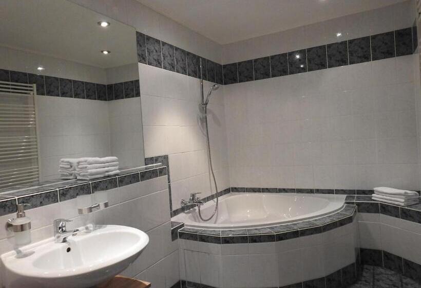 اتاق استاندارد, Turmhotel Weserblick Bremen