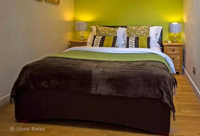 Suite Executive, Bath House