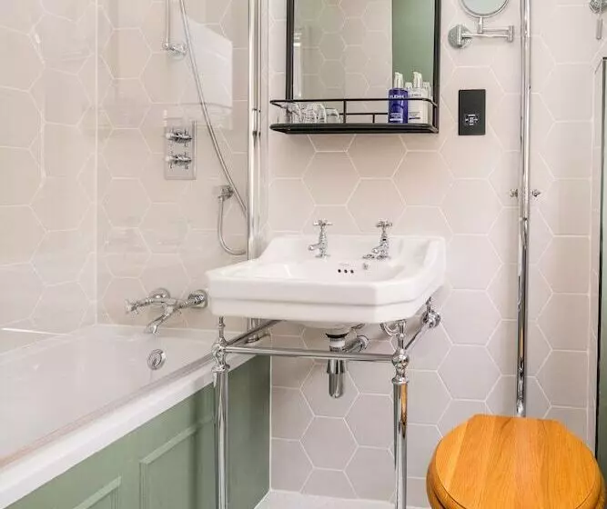 Superior Room, The Berkeley Square Hotel Bristol